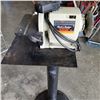 Image 2 : BLACK AND DECKER BENCH GRINDER AND SANDER ON METAL STAND