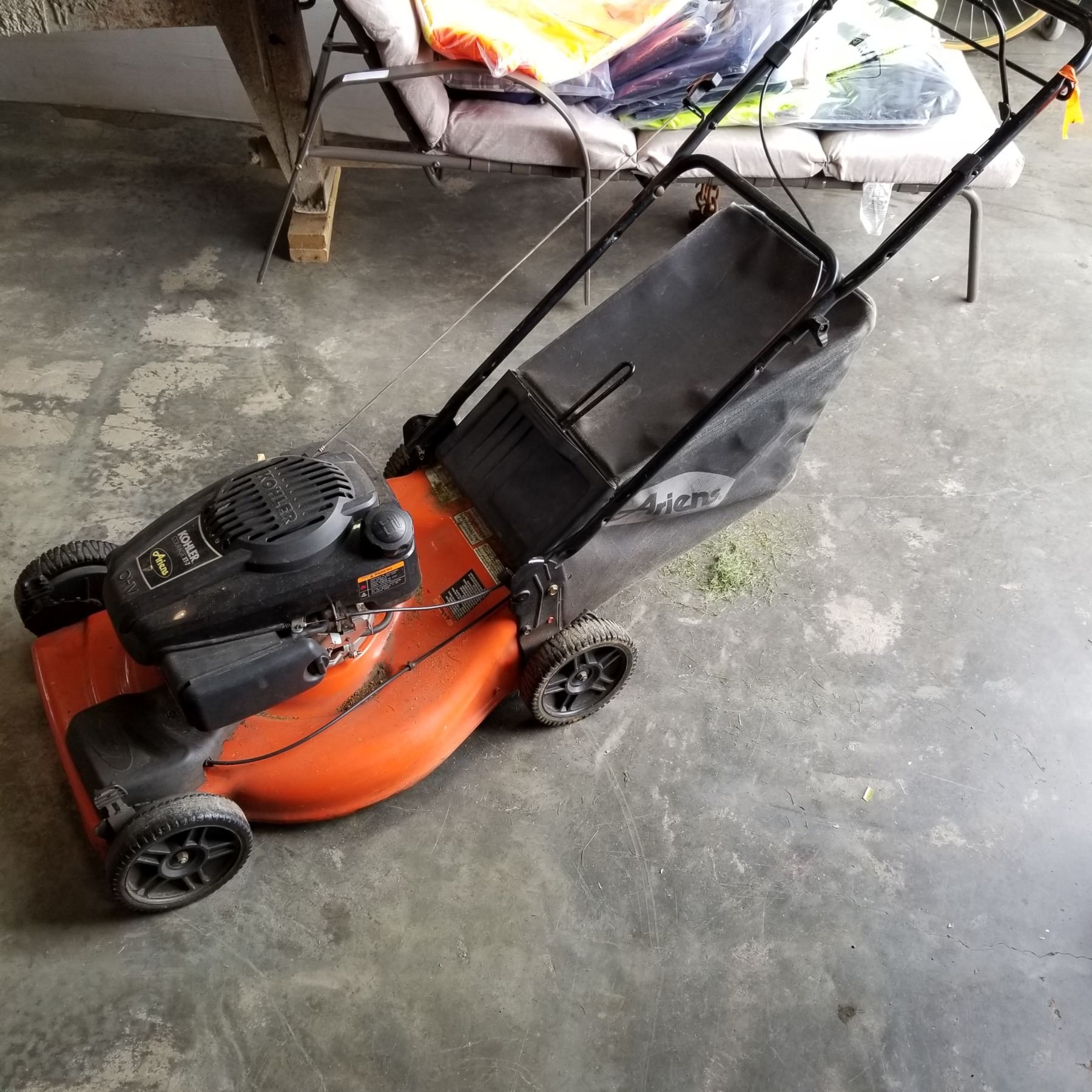 KOHLER COURAGE XT-7 ARIENS SELF PROPELLED LAWN MOWER - Big Valley Auction Ariens Kohler Courage Xt 7 Lawn Mower