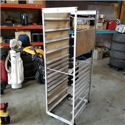 METAL BAKERS RACK