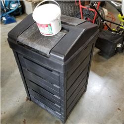 COMPOSTING BIN AND PAIL OF COMPOST BUILDER