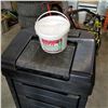 Image 2 : COMPOSTING BIN AND PAIL OF COMPOST BUILDER