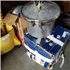 Image 2 : 3 PRESSURE COOKERS AND CHOCOLATE FOUNTAIN