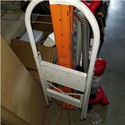 2 STEP LADDER
