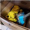Image 2 : LOT OF COOPER 125V OUTLETS AND PLUGS