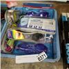 Image 3 : 2 TRAYS OF SWIMMING AND SPORT GOGGLES