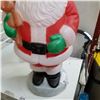 Image 3 : LIGHT UP SANTA GARDEN FIGURE