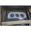Image 3 : CONTINENTAL ELECTRIC 9000 BTU PORTABLE AC UNIT WORKS