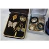 Image 2 : 4 TRAYS OF VARIOUS JEWELLERY