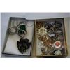 Image 3 : 4 TRAYS OF VARIOUS JEWELLERY