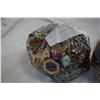 Image 3 : 2 BAGS OF JEWELLERY