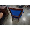 Image 3 : BUTTON BACK CHAIR