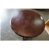Image 3 : ROUND MAHOGANY PARLOUR TABLE