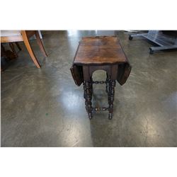 OVAL DROP SIDE END TABLE
