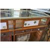 Image 7 : VINTAGE DISPLAY COUNTER BY IDEAL SHOW CASE AND FIXTURE CO VANCOUVER BC