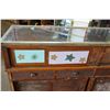 Image 8 : VINTAGE DISPLAY COUNTER BY IDEAL SHOW CASE AND FIXTURE CO VANCOUVER BC