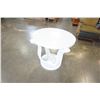 Image 1 : ROUND WHITE ENDTABLE