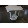 Image 2 : ROUND WHITE ENDTABLE