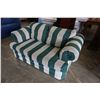 Image 2 : GREEN STRIPED LOVESEAT