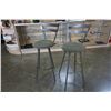 Image 1 : 2 SWIVEL BAR STOOLS