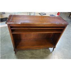 SMALL 3-TIER BOOKSHELF