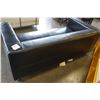 Image 3 : ONE PIECE BLACK LEATHER LOVESEAT