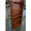 Image 2 : 6-1/2 FOOT BOOKSHELF