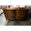 Image 1 : 6 DRAWER BOW FRONT DRESSER