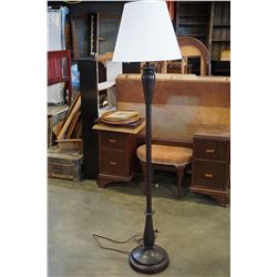 METAL AND WOOD BASE FLOOR LAMP