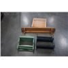 Image 1 : LOT OF SMALL SHELFS