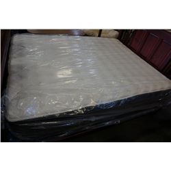 QUEENSIZE STEARNS AND FOSTER HOPE BAY EURO TOP MATTRESS