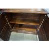 Image 3 : 2 DOOR WOOD CABINET