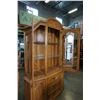 Image 2 : OAK CHINA CABINET AND HUTCH