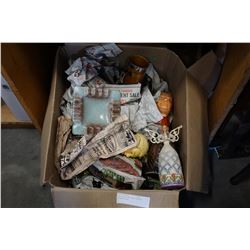 BOX OF ANTIQUE AND VINTAGE COLLECTIBLES