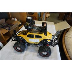 TRANSFORMER BUMBLEBEE RC CAR W/ REMOTE