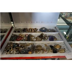 LARGE TRAY OF JEWELLERY