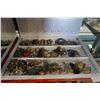 Image 1 : LARGE TRAY OF JEWELLERY