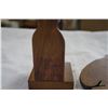 Image 2 : SMALL NATIVE TOTEM SIGNED JACK STOYAN
