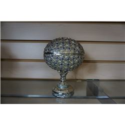 HEAVY ART DECO CAMEO EGG SHAPED MUSIC BOX