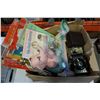 Image 3 : BOX OF ANTIQUES AND COLLECTIBLES