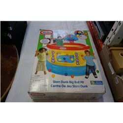 LITTLE TIKES SLAM DUNK BIG BALL PIT