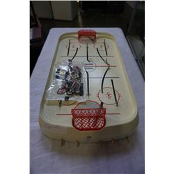 VINTAGE WINNWELL TABLE TOP HOCKEY GAME