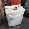 Image 1 : COMMERCIAL COOL 9000 BTU AIR CONDITIONER