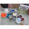 Image 1 : LOT OF BOWLS (NOS) *FEEDERS, RUN ABOUT BALL, ETC*