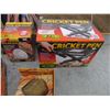 Image 2 : LOT OF REPTILE ACCESSORIES AND CRICKET PEN (SIMULATING LITE AND BULB) *NOS*