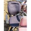 Image 1 : 2 PALLETS OF OFFICE CHAIRS (UPHOLSTERED, WOODEN)