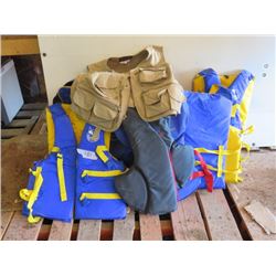 LOT OF LIFE JACKETS (5 LIFE JACKETS) *1 FLY FISHING VEST*