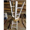 Image 1 : LOT OF 2 STOOLS