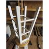 Image 2 : LOT OF 2 STOOLS
