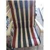 Image 1 : LOT OF 5 LAWN CHAIRS AND UMBRELLA