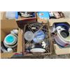 Image 2 : LOT OF 5 BOXES OF MISC KITCHEN WARE